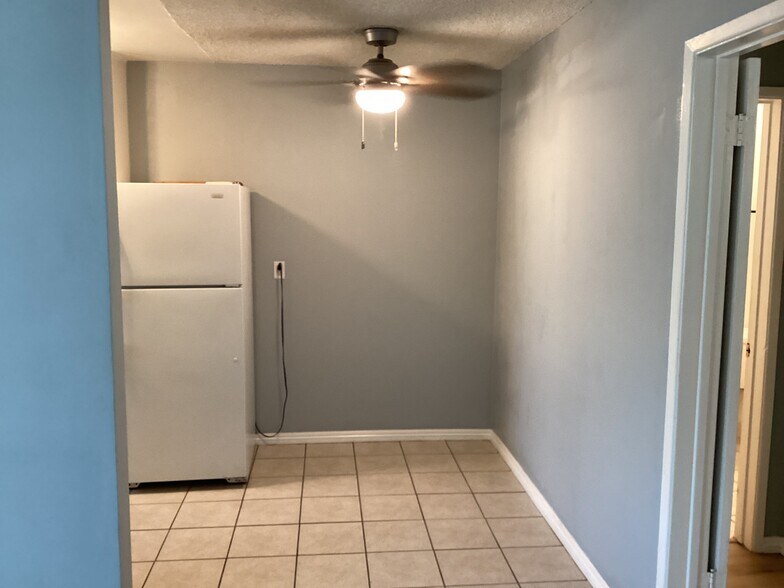 Building Photo - 248 S Vista Bonita Ave