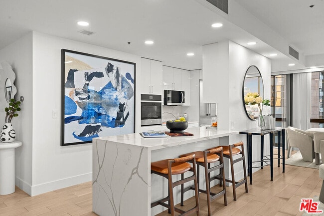 Building Photo - 10750 Wilshire Blvd