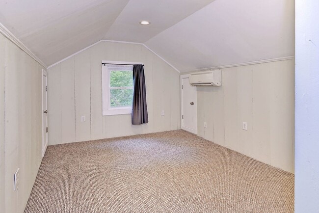 Building Photo - Delightful Home in Brandon Heights