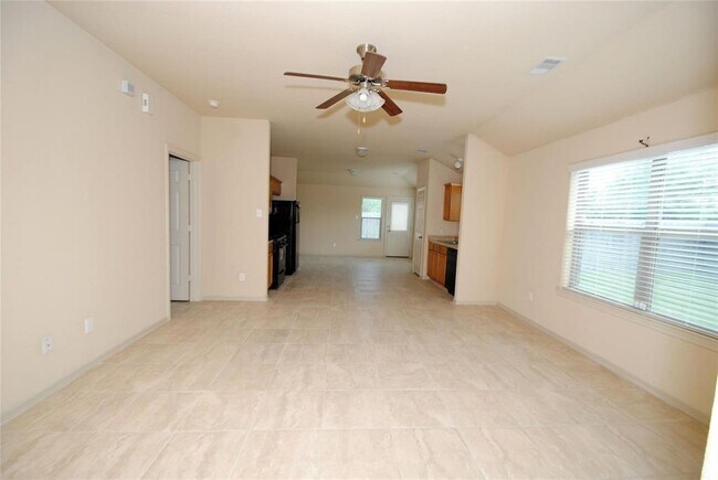 Building Photo - 2703 Alvar Dr
