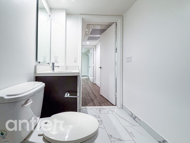 Building Photo - 1538 Purdue Ave