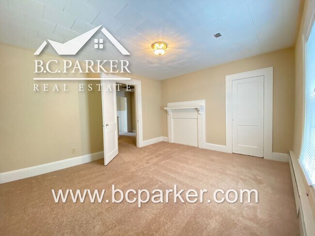 Building Photo - 2 Bedroom, 1 Bath - Apartment