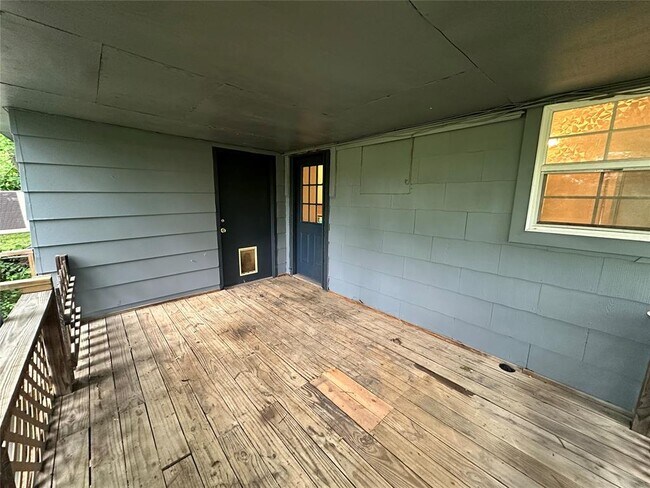 Building Photo - 1350 Classen Blvd