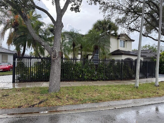 Primary Photo - 9352 SW 155th Ave