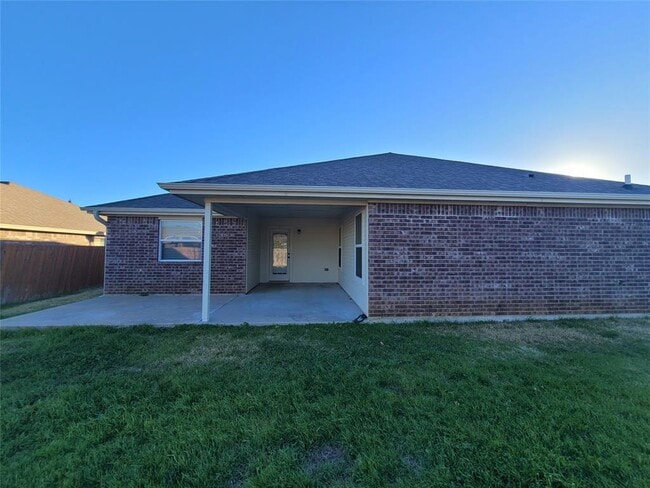 Building Photo - 401 Aries Ave