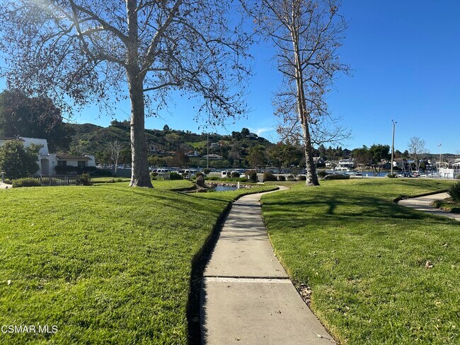 Building Photo - 3719 Summershore Ln