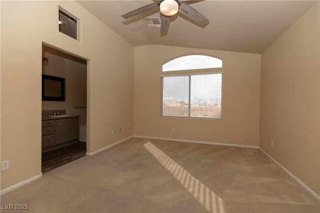 Building Photo - 304 Silver Castle St