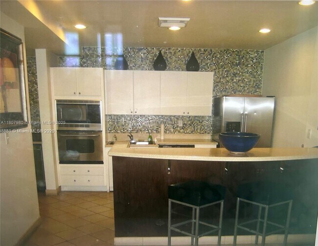 Building Photo - 6001 SW 70th St