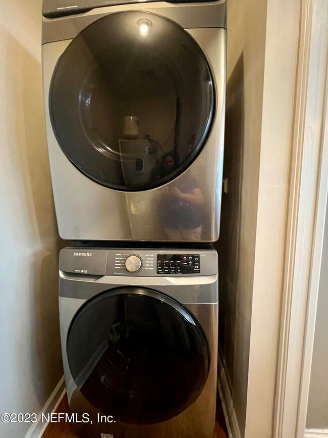 Building Photo - 2525 College St