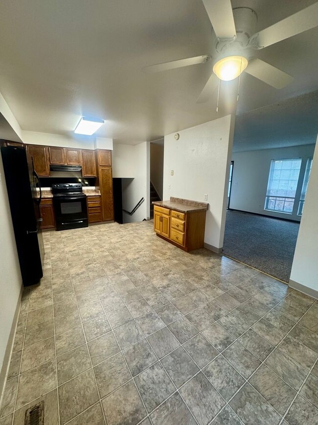 Building Photo - Vista Grande Terrace/4 Bedroom Home