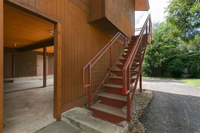 Building Photo - 2102 Rabb Rd