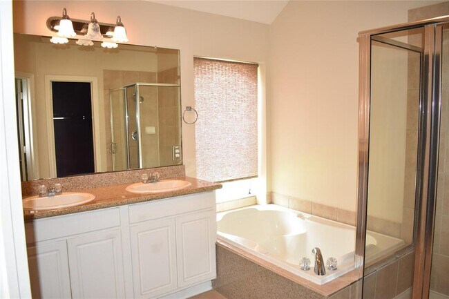 Building Photo - 26422 Meadow Dawn Ln