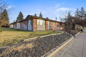 Building Photo - 1334 W Garland Ave