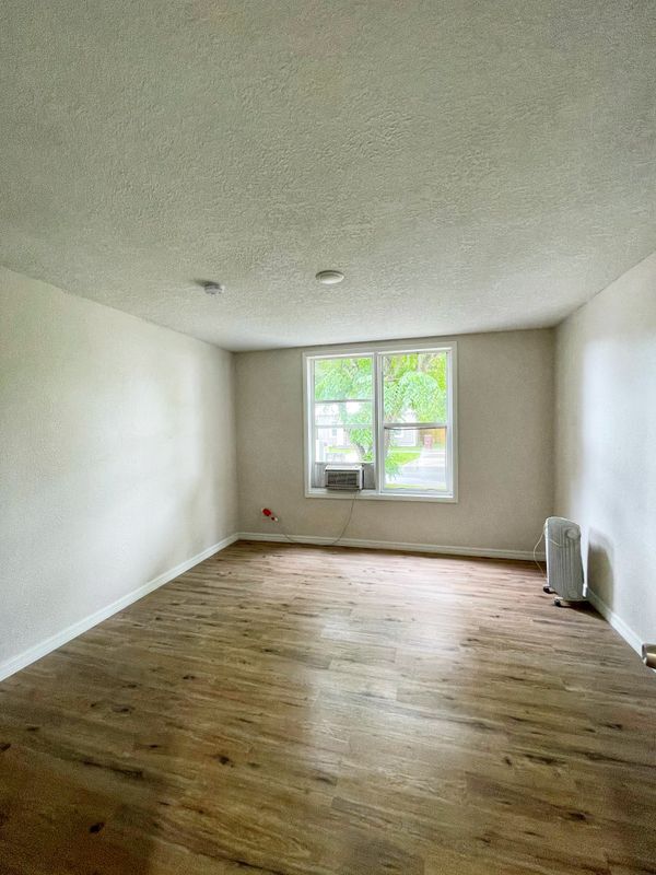 Building Photo - 804 NW 1st Ave