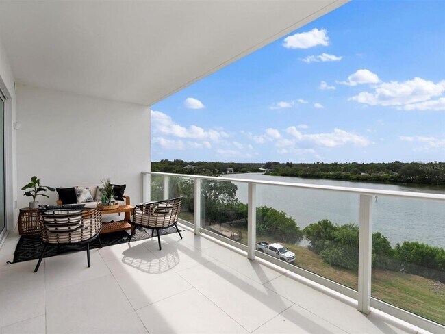 Building Photo - 1020 Sunset Point Rd