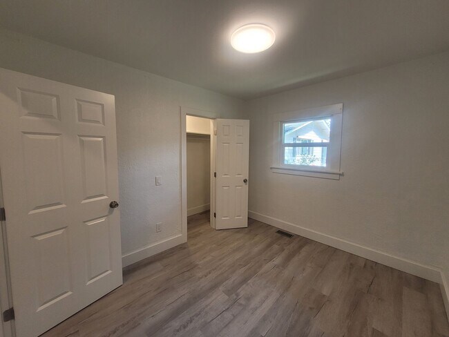 Building Photo - Remodeled 3 Bedroom Plus Office with Large...