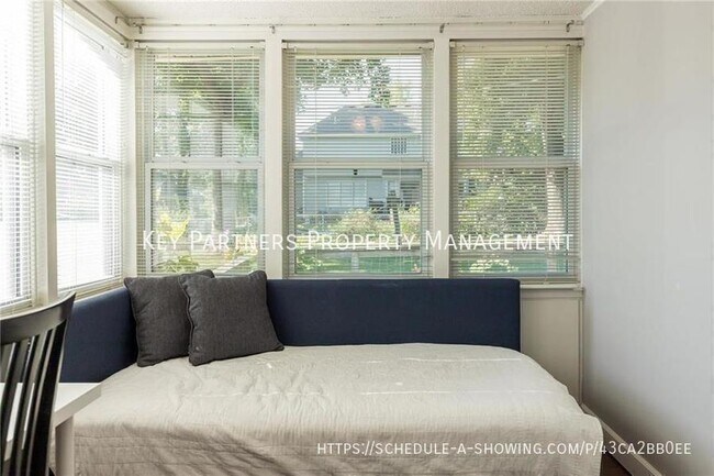 Building Photo - 1309 Linden Rd