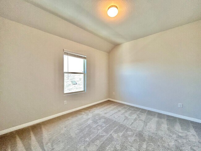 Building Photo - Spacious Modern 4/BR 3/BA Home with Stunning Features!