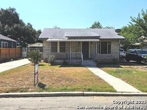 Building Photo - 3214 W Travis St