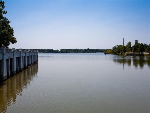 Building Photo - 9443 Waterview Rd