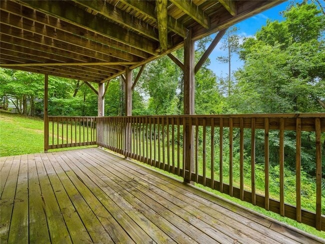 Building Photo - 166 Cove Hill