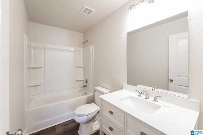 Building Photo - 880 Clover Cir