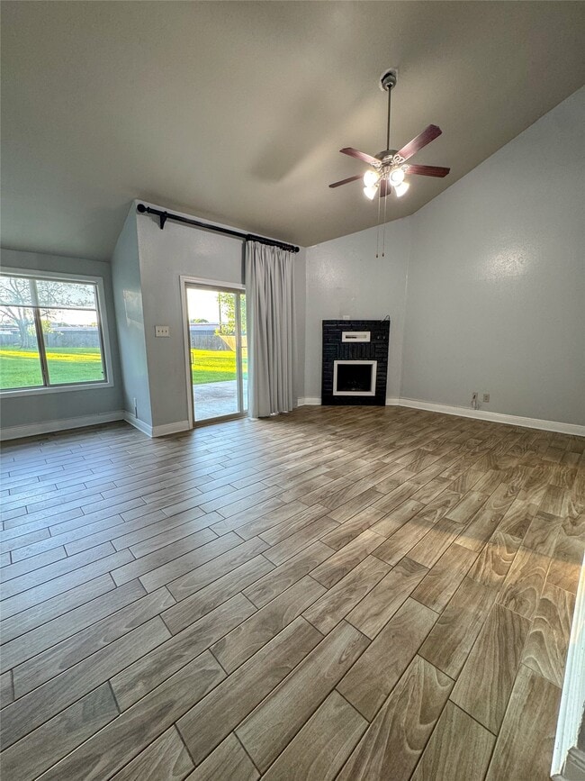 Building Photo - 14244 Bay Gardens Dr