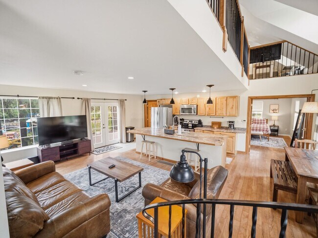Building Photo - 5819 W Greenwood Rd