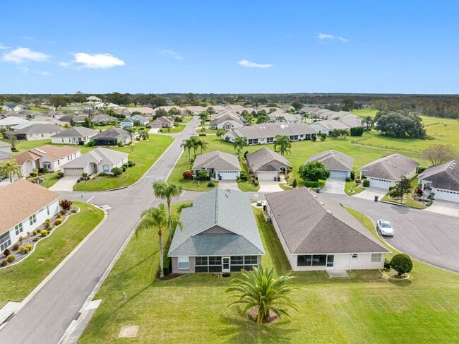 Building Photo - 3063 Westmoreland Dr