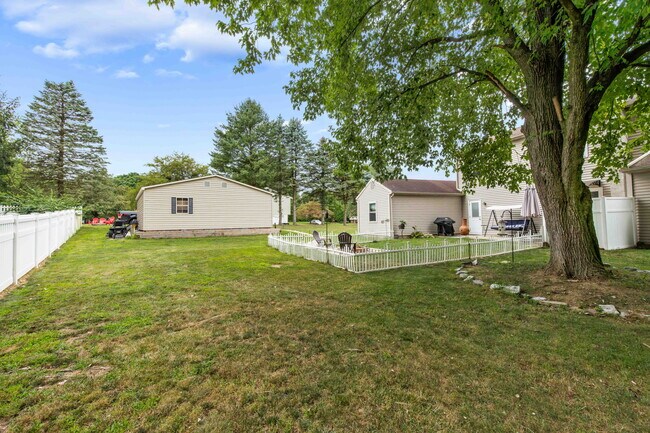 Building Photo - 24 Knollwood Dr