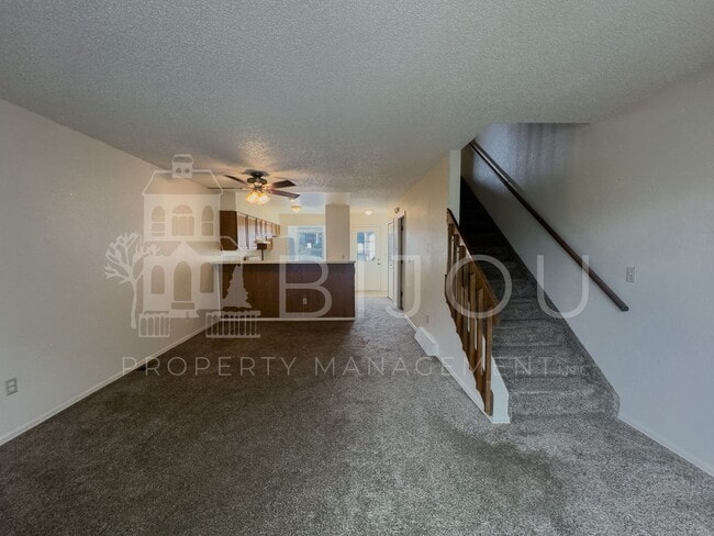 Building Photo - Gold Hill Townhome