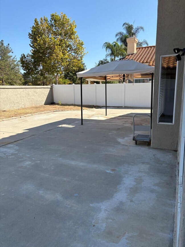 Building Photo - Temecula 3 Bedroom Home with Solar! $1000 off first month's rent!