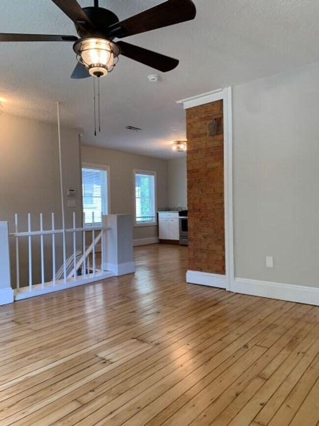 Interior Photo - 2471 W11