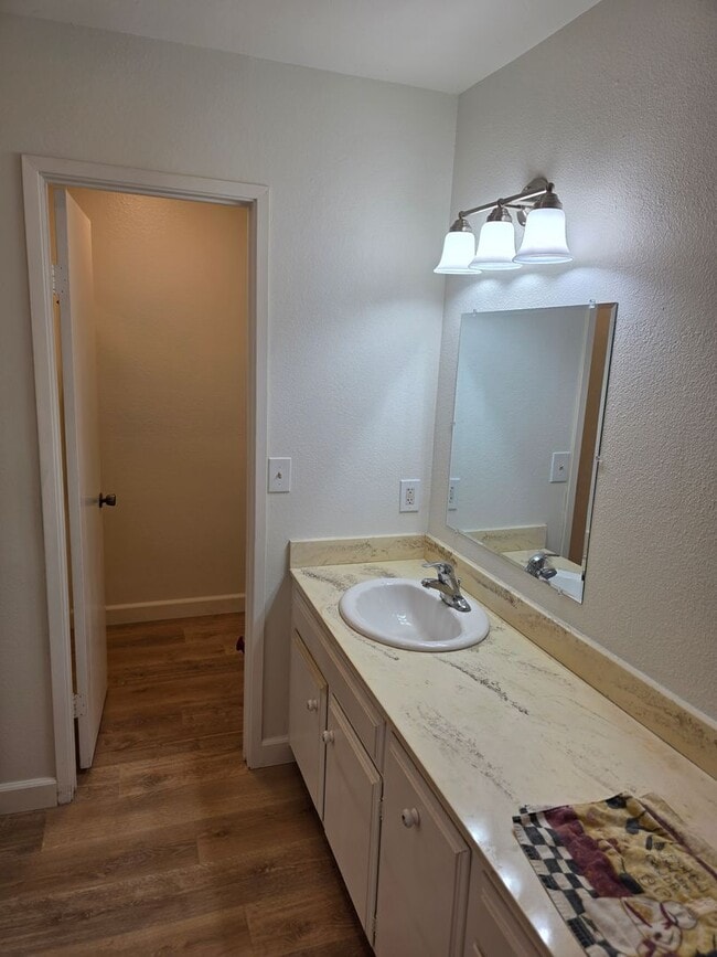 Building Photo - Single story 3 bedroom duplex right off El Camino Golf Course in the heart of Oceanside, recently...