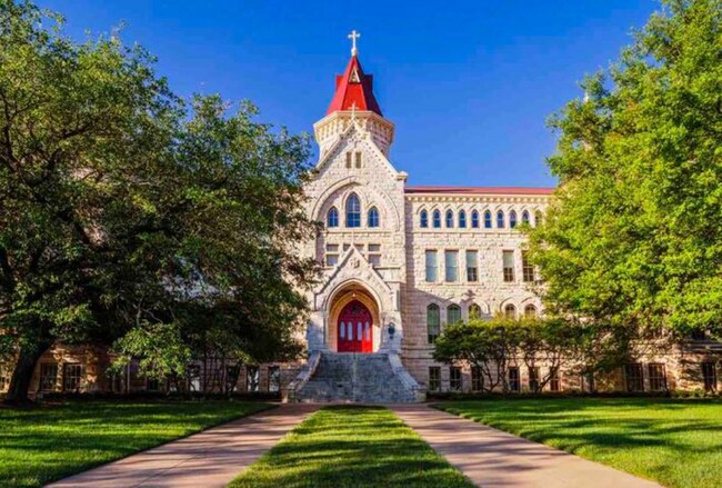 Building Photo - 2703 S 2nd St