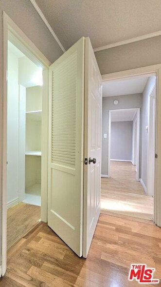 Building Photo - 1022 S Norton Ave