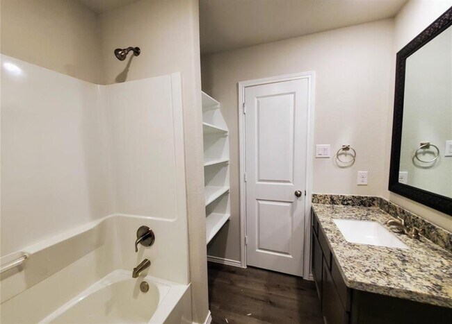 Building Photo - 907 Chickasaw Dr