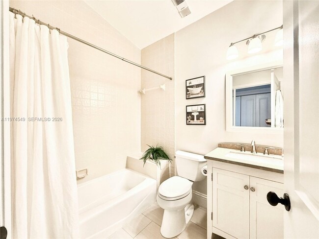 Building Photo - 400 Alexandra Cir