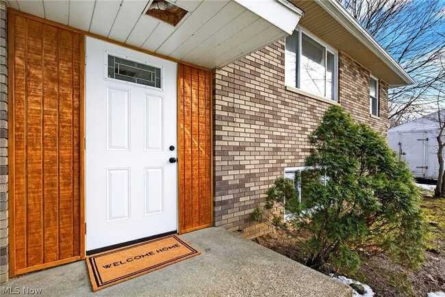 Building Photo - 211 Buffington Rd