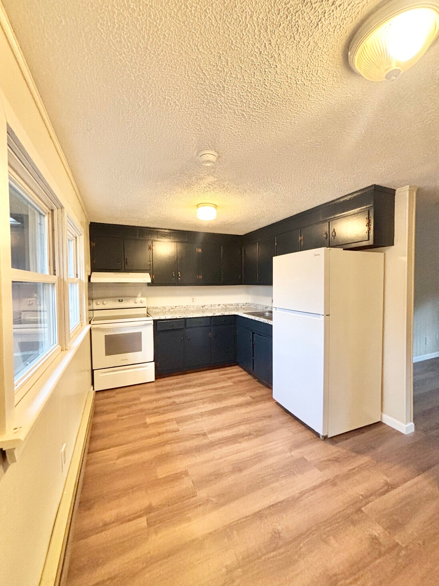 Building Photo - 201 Lexington St