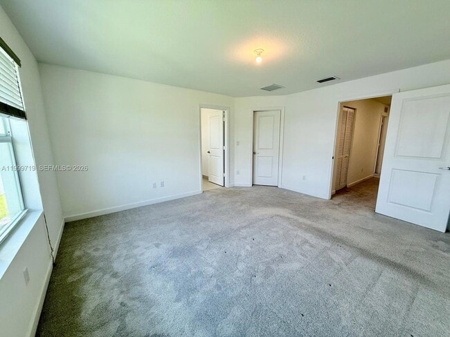 Building Photo - 6931 Harbours Edge Ave