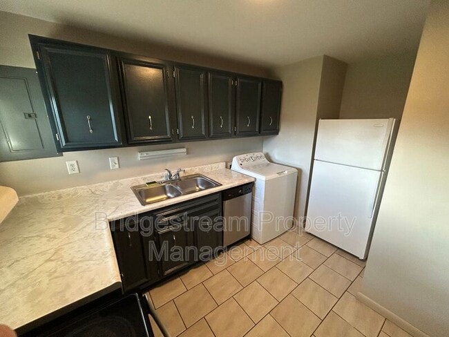 Building Photo - 4606 Knobhill Dr