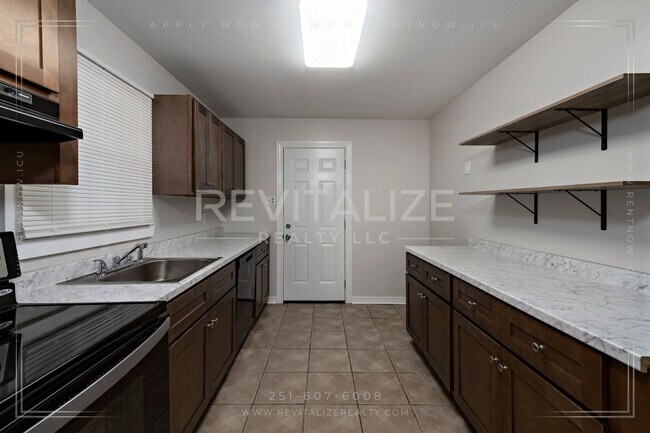 Building Photo - Cozy, Updated 3-Bedroom Home with a Shady Yard!