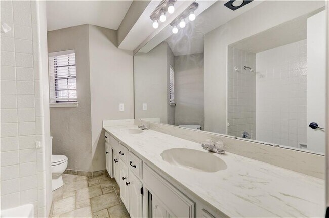 Building Photo - 3413 Choctaw Dr