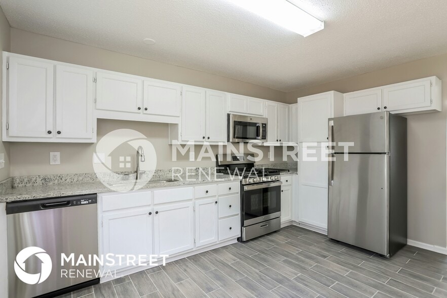 Building Photo - 214 S Red Oak Way