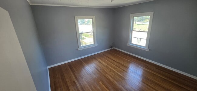 Building Photo - 1156 Dewey Ave