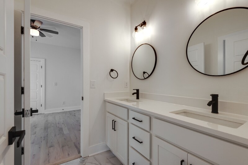 Building Photo - 214 Eisenhower Dr