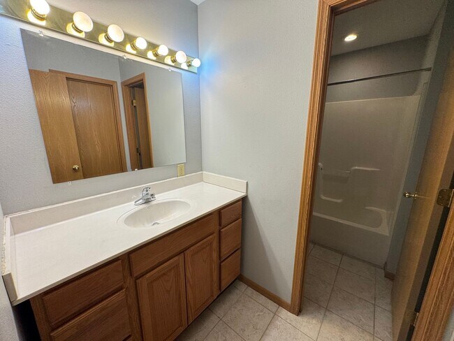 Building Photo - 130 NW 171 Rd