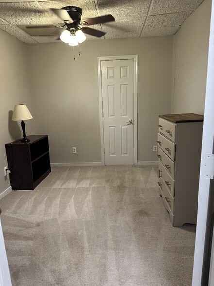 Building Photo - 1208 Hull St