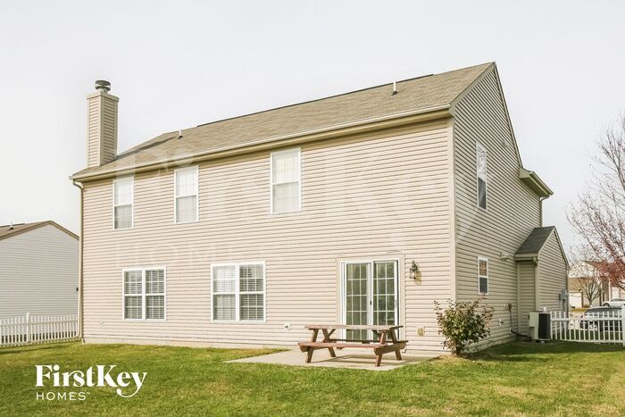 Building Photo - 10883 Ashwood Dr